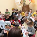 Wizyta w MBP dzieci z Przedszkola Nr 1 w Węgrowie, 25.04.2022 r.