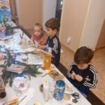 Warsztaty "Słoikowe lampiony" w MBP w Węgrowie, 18.12.2022 r.