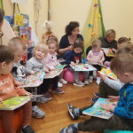 Odwiedziny dzieci w MBP w Węgrowie, 26.04.2023