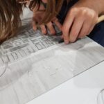 Warsztaty z projektowania logotypu, dzień 2, MBP w Węgrowie, 11.07.2023 r.