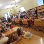 Wizyta przedszkolaków, MBP w Węgrowie, 18.07.2023 r.